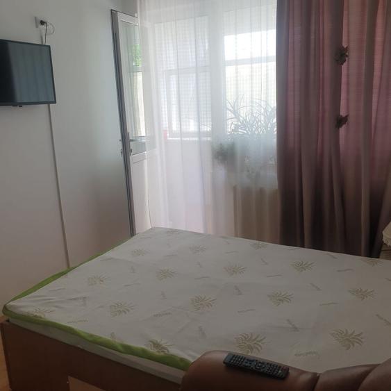 Apartament cu 2 camere semidecomandat, mobilat în Hipodrom