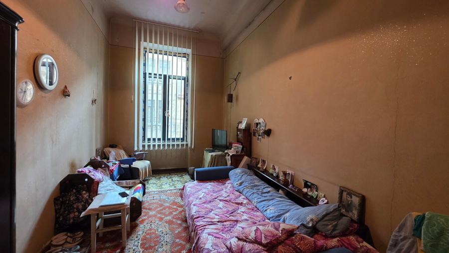 Apartament cu 4 camere semidecomandat în Universitate