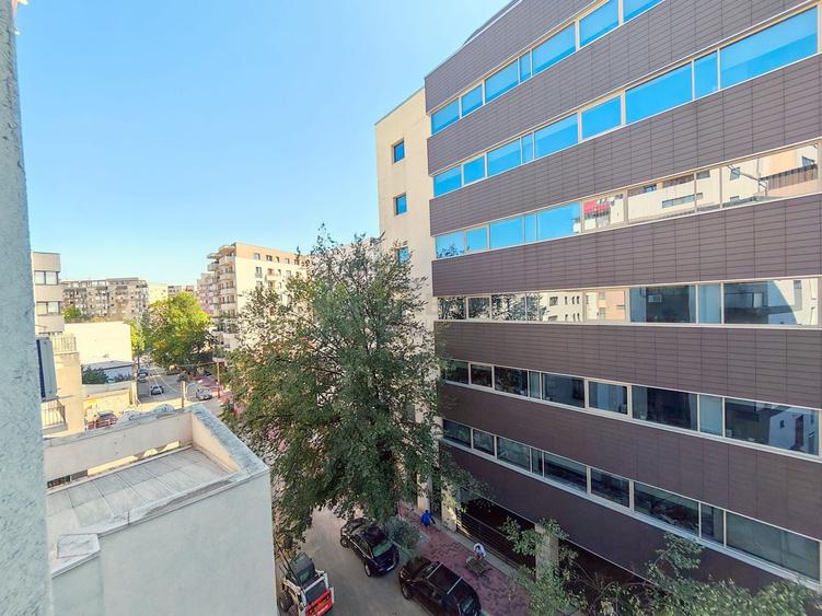 Apartament cu 2 camere decomandat, mobilat în Decebal