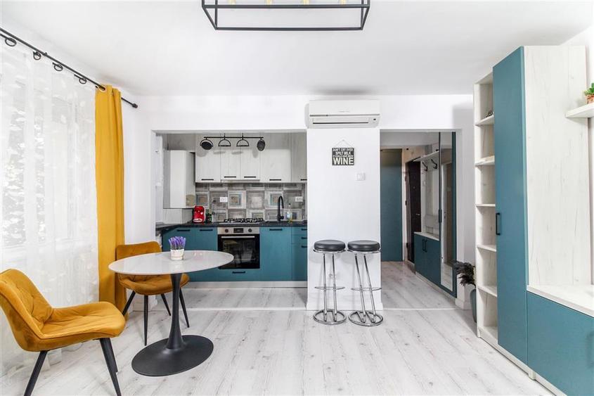Apartament cu 3 camere semidecomandat, mobilat în Gheorgheni