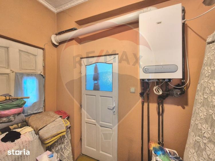 Casă cu 3 camere cu Teren 1100 Mp în Pârneava