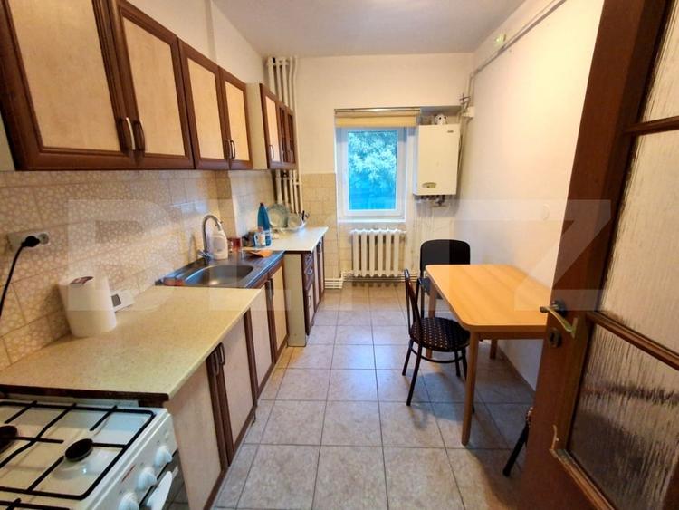 Apartament cu 3 camere decomandat, mobilat în Păcurari
