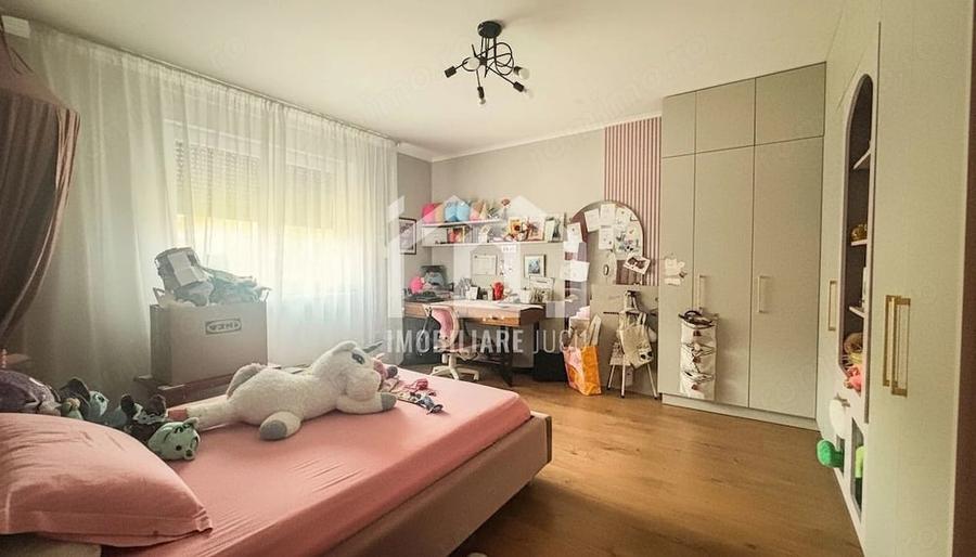 Casă cu 4 camere cu Teren 425 Mp în Câmpenești