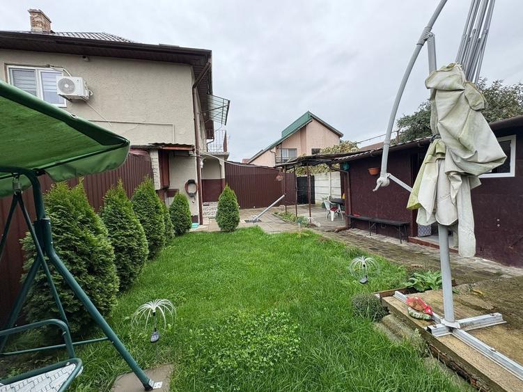 Casă individuală cu 4 camere cu Canalizare în Lazaret