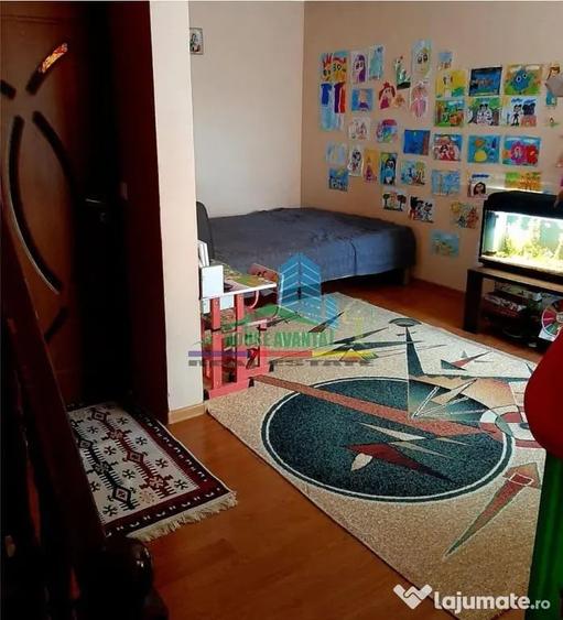 Casă cu 3 camere cu Teren 160 Mp în Golești