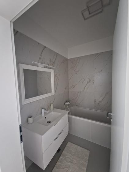 Apartament cu 2 camere decomandat în Runcu