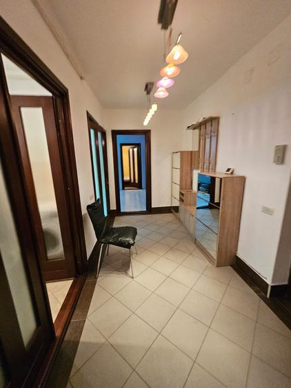 Apartament cu 3 camere decomandat în Ultracentral