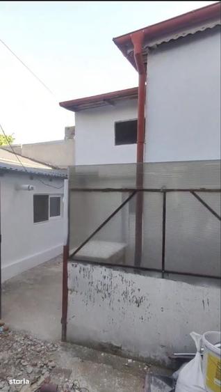 Casă cu 3 camere în Lacul Tei