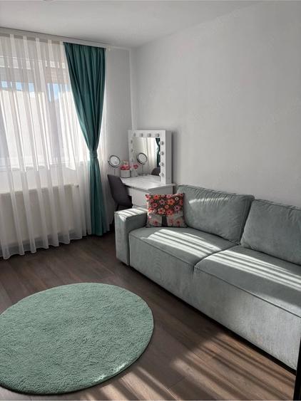 Apartament cu 3 camere decomandat în Sânmartin
