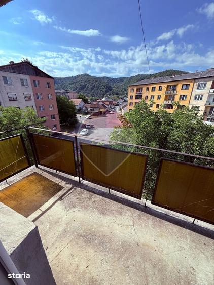 Apartament cu 3 camere de vanzare - 1