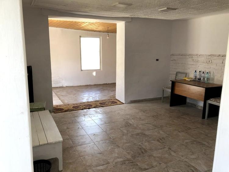 Casă individuală cu 3 camere cu Canalizare în Central