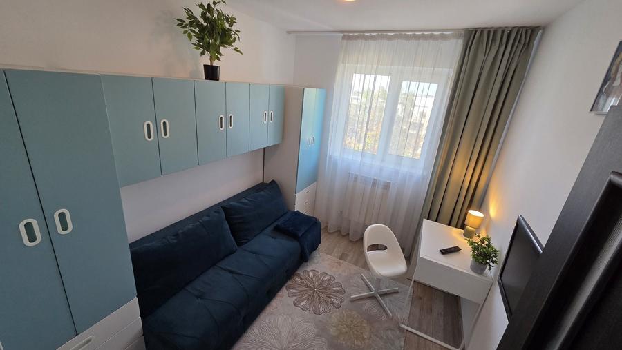 Apartament cu 3 camere semidecomandat în Tomis Nord