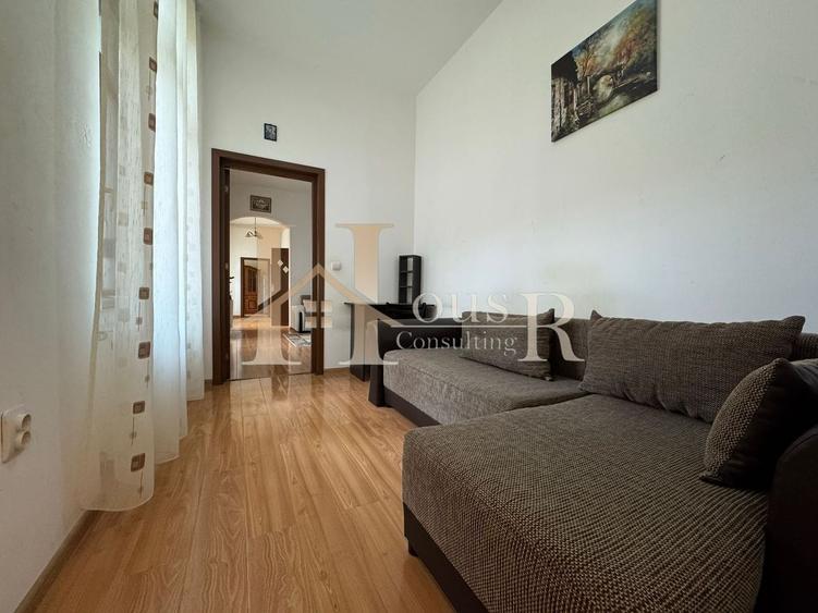 Apartament cu 3 camere semidecomandat, mobilat în Central