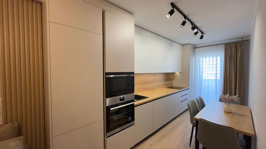 Apartament cu 2 camere semidecomandat, mobilat în Florești