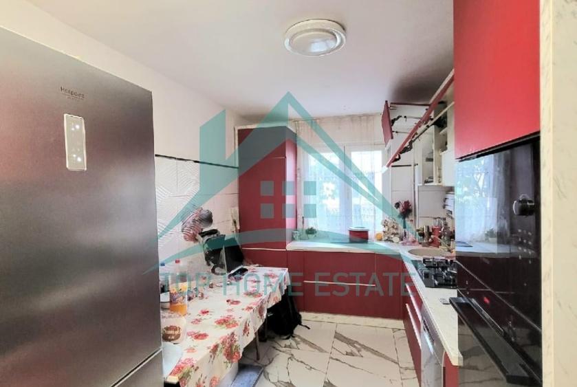 Apartament cu 4 camere semidecomandat, mobilat în Mănăștur