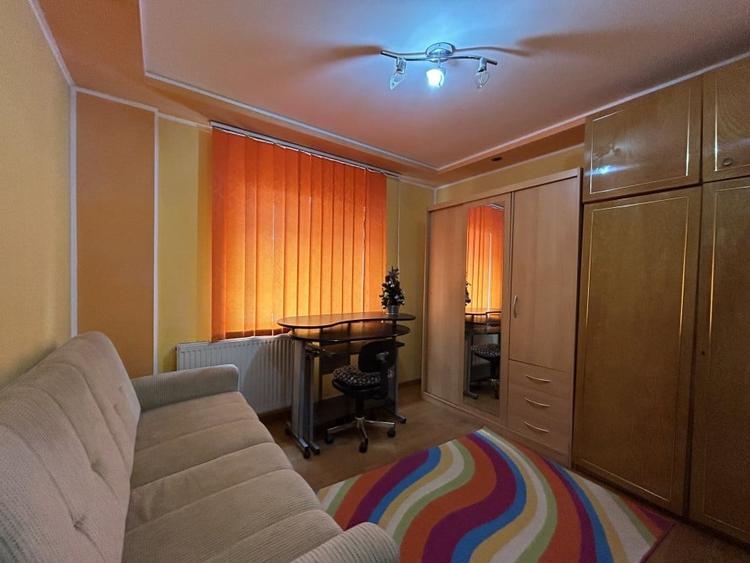 Apartament cu 3 camere decomandat, mobilat în Șagului