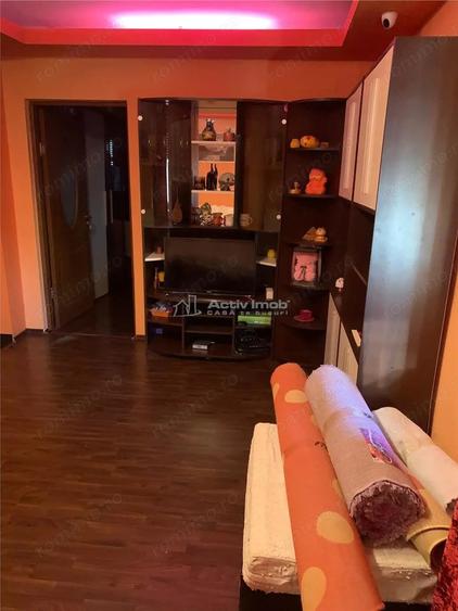 Apartament cu 2 camere semidecomandat în Drăgășani