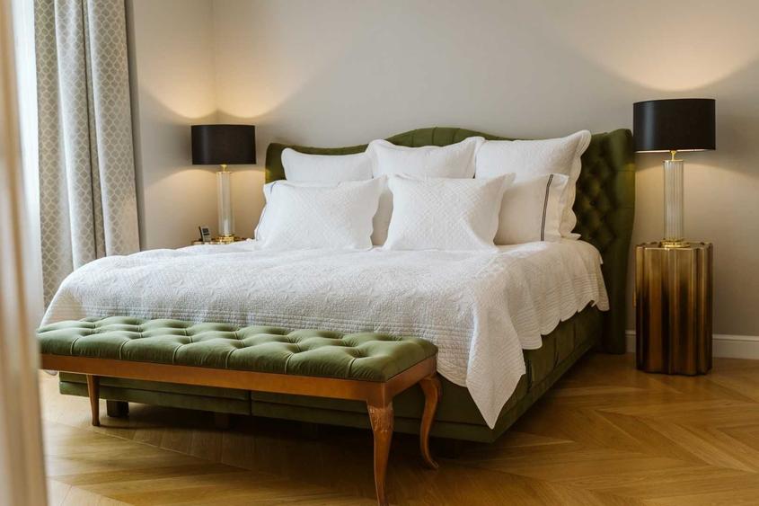 Apartament cu 4 camere semidecomandat în Ultracentral