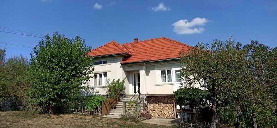 Casă individuală cu 3 camere cu Teren 3500 Mp în Prislop