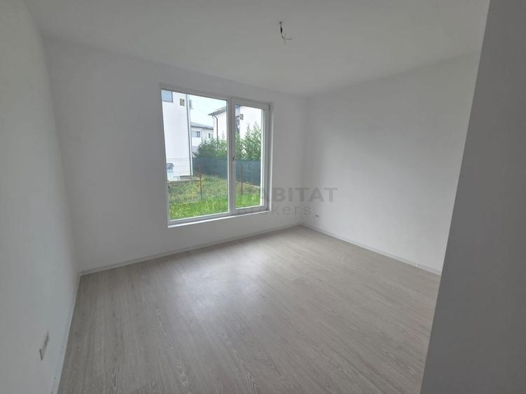 Casă individuală cu 4 camere cu Canalizare în Tunari
