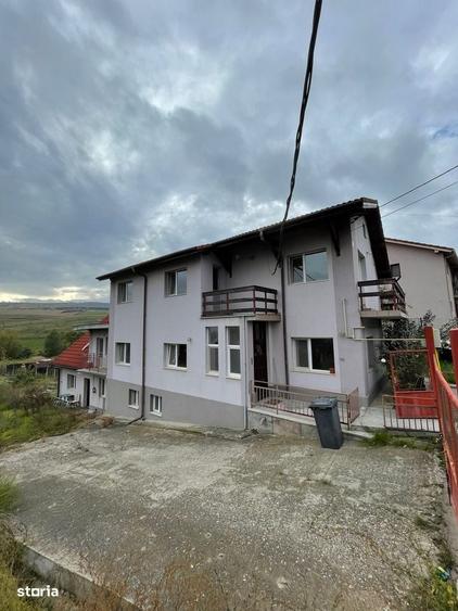 Casă cu 4 camere în Central