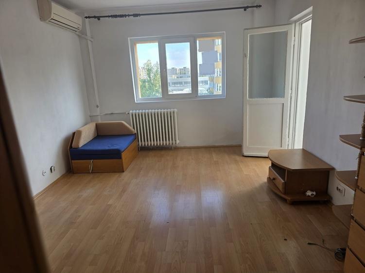 Garsonieră decomandată în Rahova
