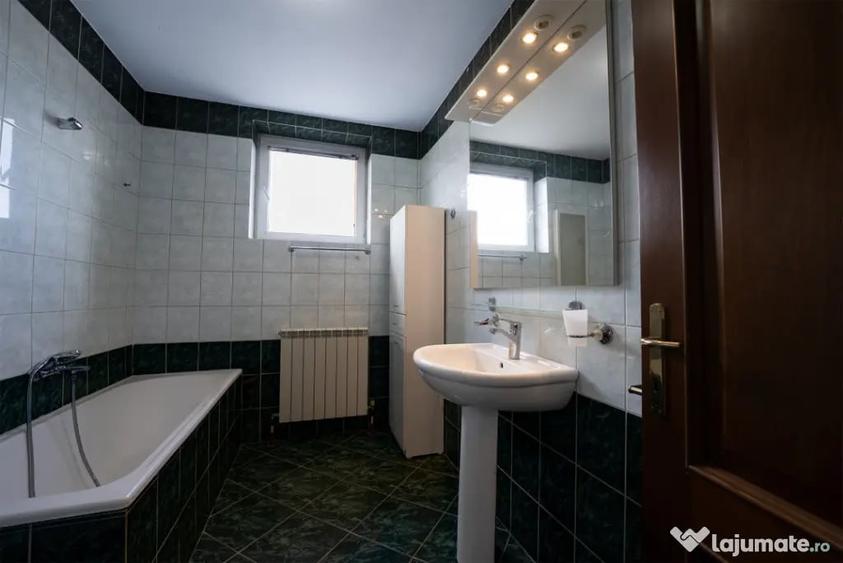 Apartament cu 4 camere decomandat în Dorobanți