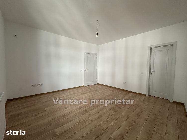 Apartament cu 3 camere semidecomandat în Centrul Civic