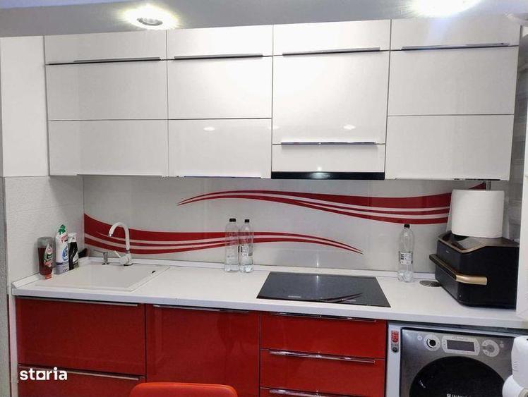 Apartament cu 3 camere semidecomandat în Nufărul
