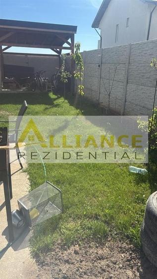 Duplex cu 4 camere cu Canalizare în Central