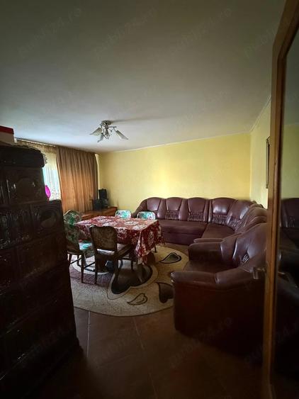 Apartament cu 4 camere decomandat în Central