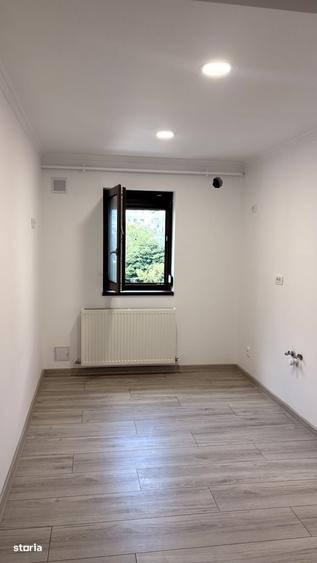 Apartament cu 3 camere decomandat în Exterior Vest