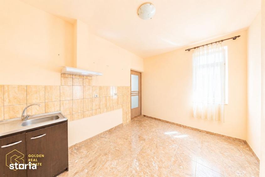 Casă cu 4 camere cu Teren 1554 Mp în Central