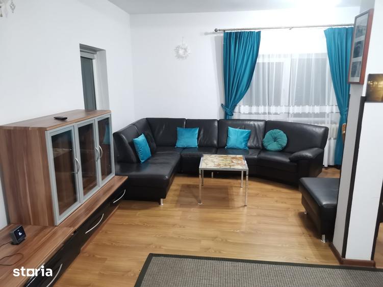 Casă cu 5 camere cu Teren 1000 Mp în Comarnic