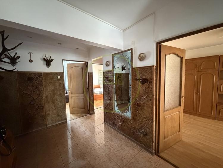 Apartament cu 3 camere decomandat, mobilat în Scriitorilor