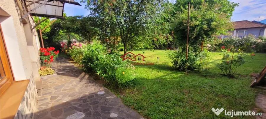 Casă cu 5 camere cu Teren 705 Mp în Central