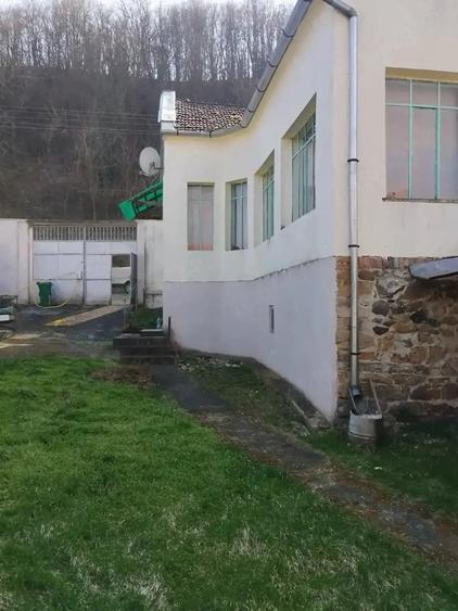 Casă cu 3 camere cu Teren 2000 Mp în Tisa