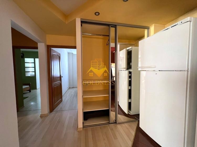Apartament cu 3 camere semidecomandat în Central