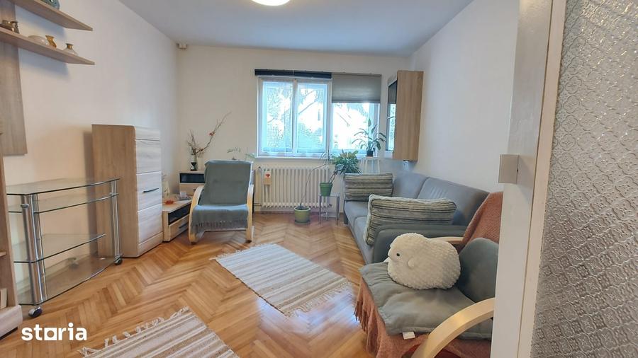 Apartament cu 3 camere decomandat în Central