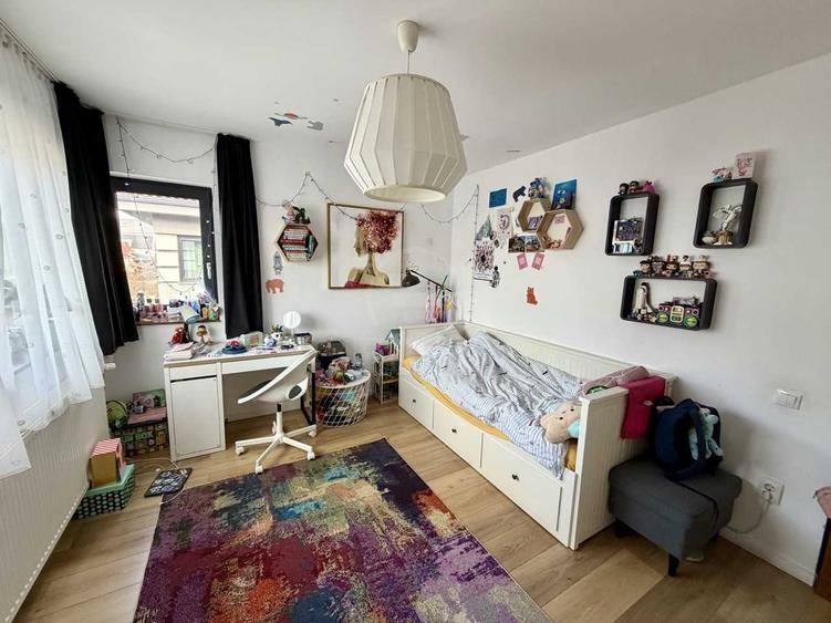 Duplex cu 5 camere cu Canalizare în Florești