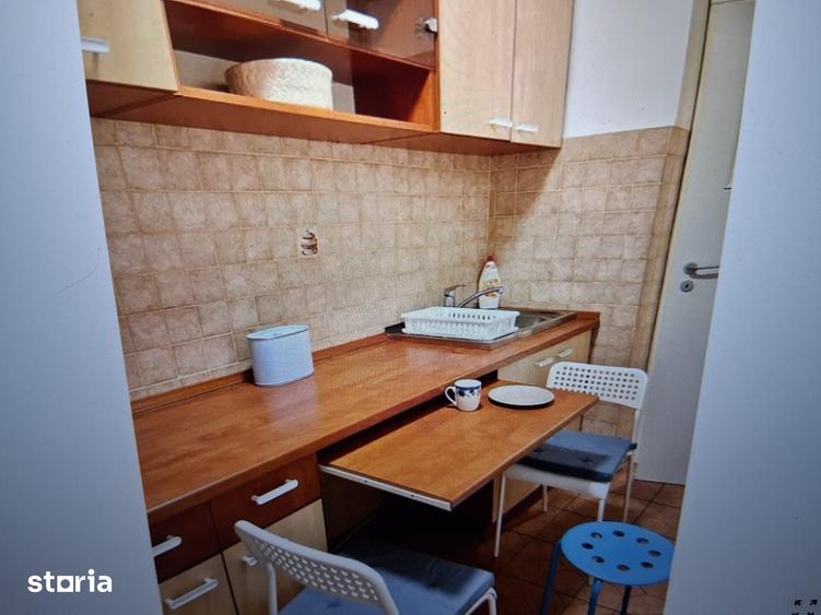 Garsonieră decomandată în Tei