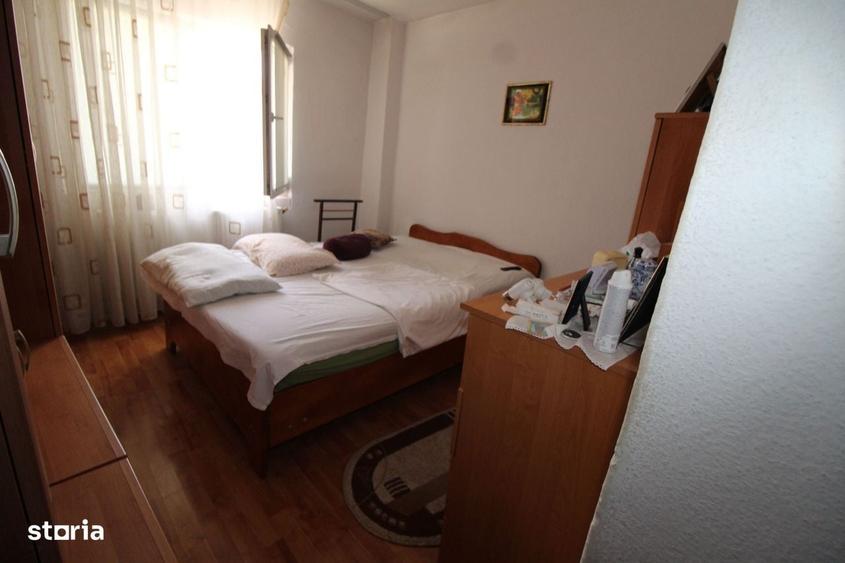 Apartament cu 3 camere în 9 Mai