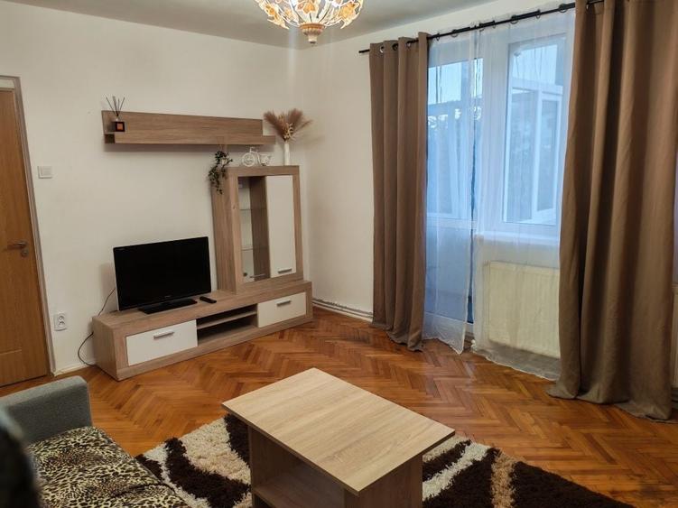 Apartament cu 2 camere decomandat în Cedonia