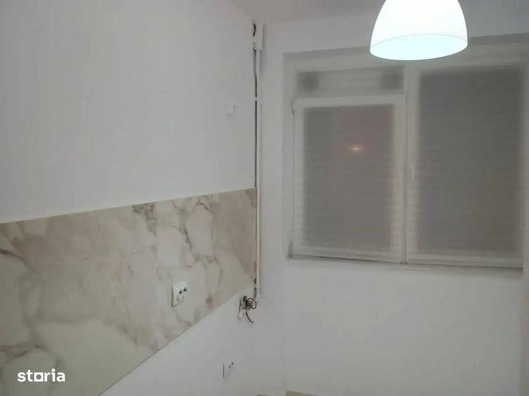 Apartament cu 3 camere semidecomandat în Titan — fotografia 1