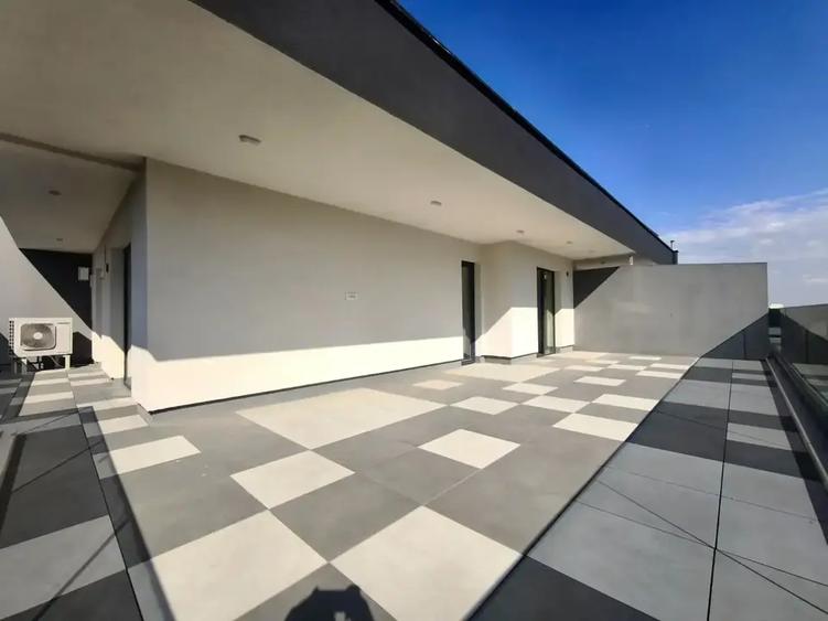 Apartament cu 2 camere decomandat în Titan