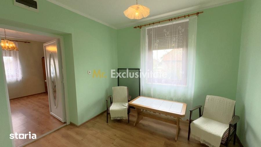 Casă cu 4 camere cu Teren 3405 Mp în Petrești