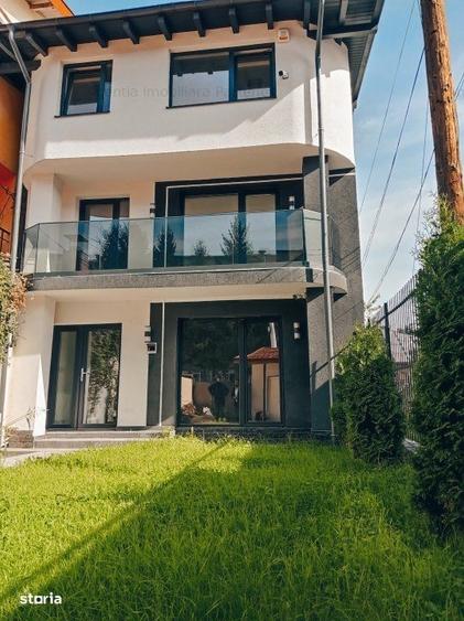 Casă cu 4 camere cu Canalizare în Exercițiu