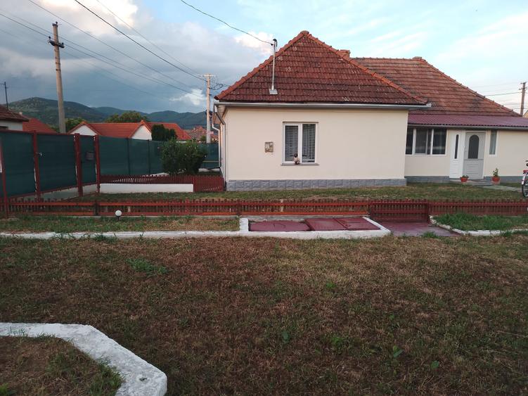 Casă cu 2 camere în Central