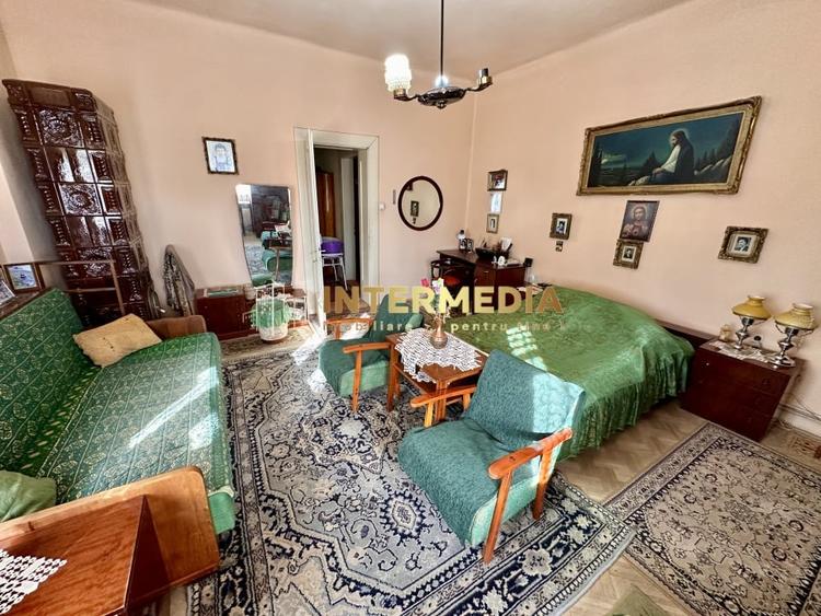 Apartament cu 3 camere decomandat, mobilat în Central