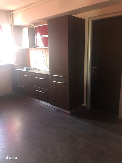 Apartament cu 6 camere în Străulești